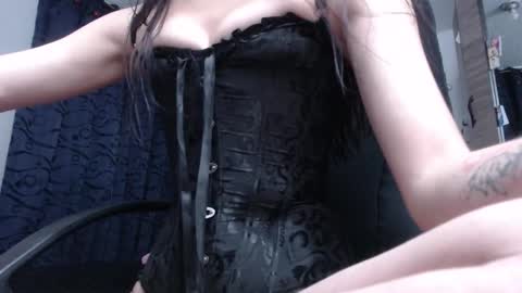 Snapshot of scarlett_vonrose chatting on 11/17/25, 06:03 Scarlett Von Rose online show from 11/17/25, 06:03