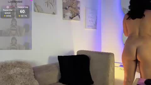 Snapshot of scarlett_walker05 chatting on 06/29/26, 01:44 Scarlett online show from 06/29/26, 01:44