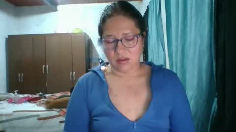 Snapshot of scarlett_widow chatting on 10/05/25, 04:33 scarlett_widow online show from 10/05/25, 04:33