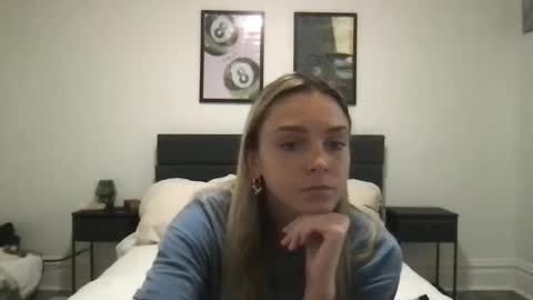 Snapshot of scarletterose_504259 chatting on 09/20/25, 04:08 Scarlett online show from 09/20/25, 04:08