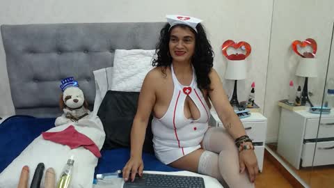 Snapshot of scarlettgreen_ chatting on 09/24/25, 11:24 Scartt online show from 09/24/25, 11:24