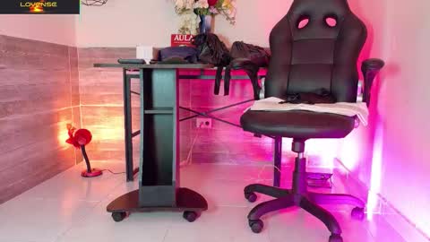 Scarlett Hot online show from 01/15/26, 12:10