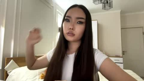 Snapshot of scarlettleszczynski chatting on 04/09/26, 12:43 scarlettleszczynski online show from 04/09/26, 12:43