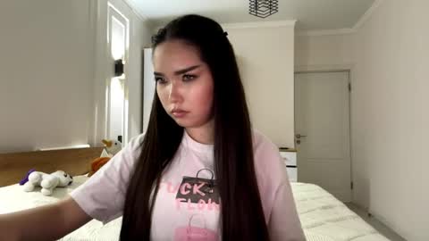 Snapshot of scarlettleszczynski chatting on 04/14/26, 02:23 scarlettleszczynski online show from 04/14/26, 02:23