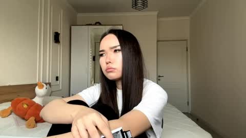 Snapshot of scarlettleszczynski chatting on 04/15/26, 11:17 scarlettleszczynski online show from 04/15/26, 11:17