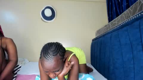 scarlettlust_dior44 online show from 03/17/26, 08:17