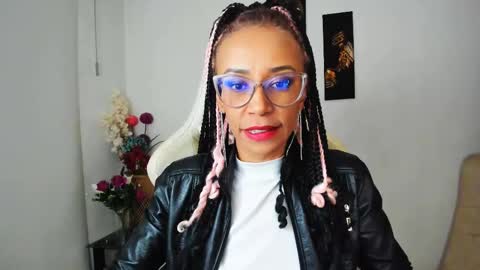 Scarlett online show from 02/17/25, 11:42