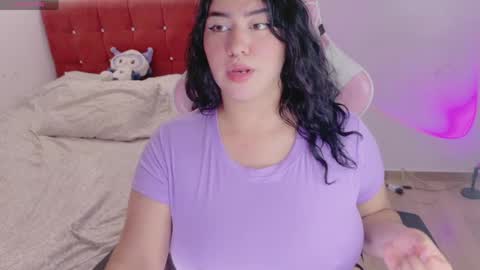Snapshot of scarlettqueen56 chatting on 05/03/26, 06:08 chloe online show from 05/03/26, 06:08