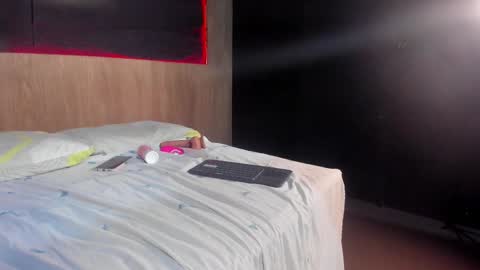 scarlettsinclaiir_ online show from 12/13/25, 07:53