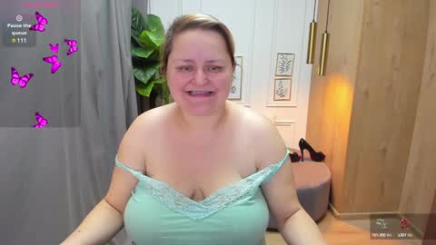 Scarlett online show from 12/17/24, 06:02