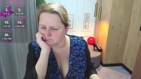 Scarlett online show from 10/31/25, 06:03