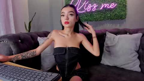 Scarlet online show from 10/10/25, 03:22