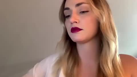 Snapshot of scarlettxblonde chatting on 04/02/26, 03:31 ScarlettxBlonde online show from 04/02/26, 03:31