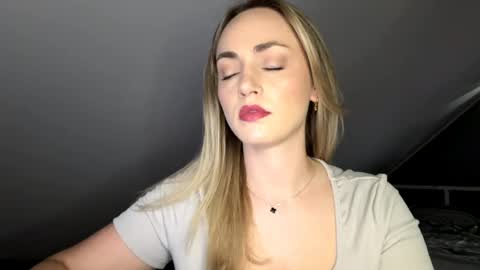 ScarlettxBlonde online show from 05/22/26, 08:42