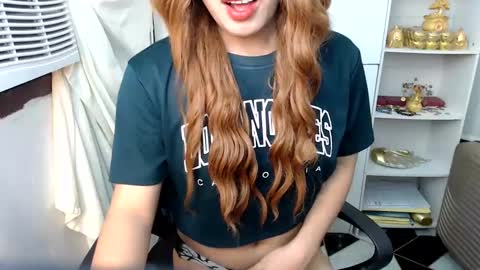 Snapshot of scarletxxxx chatting on 12/22/24, 05:23 Queen Scarlet online show from 12/22/24, 05:23