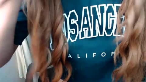 Snapshot of scarletxxxx chatting on 02/03/25, 01:40 Queen Scarlet online show from 02/03/25, 01:40