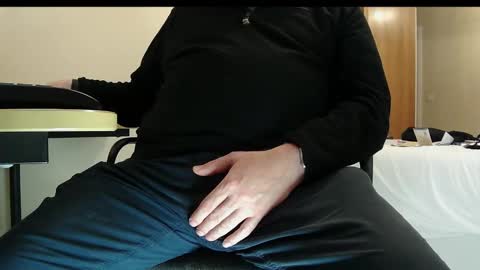 Snapshot of schwanz2023 chatting on 10/12/25, 10:09 Mick online show from 10/12/25, 10:09