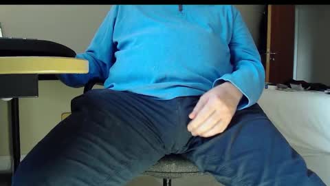 Snapshot of schwanz2023 chatting on 10/16/25, 12:17 Mick online show from 10/16/25, 12:17