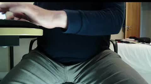 Snapshot of schwanz2023 chatting on 10/29/25, 04:42 Mick online show from 10/29/25, 04:42