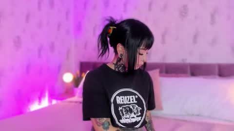 Scolw  online show from 10/15/25, 07:58