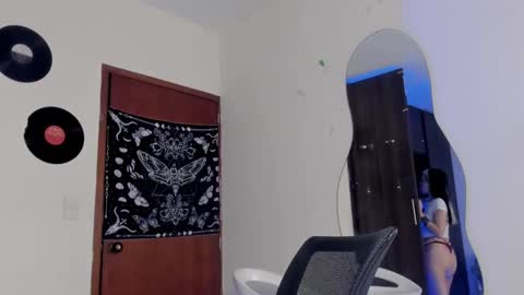 Snapshot of scorpiogyal chatting on 12/03/25, 06:06 Goddess online show from 12/03/25, 06:06