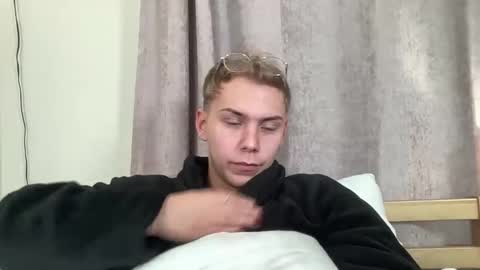 Snapshot of scottish_twink01 chatting on 10/06/25, 12:41 danny online show from 10/06/25, 12:41