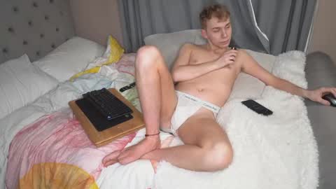 danny online show from 04/12/26, 07:19