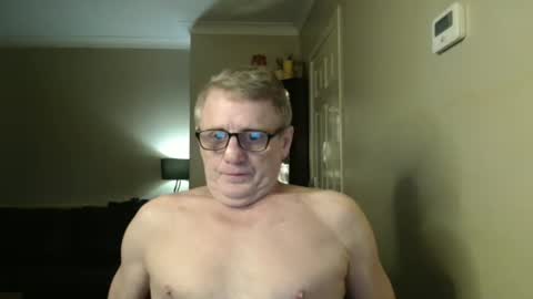 Snapshot of scottsman214 chatting on 01/18/25, 09:45 James online show from 01/18/25, 09:45