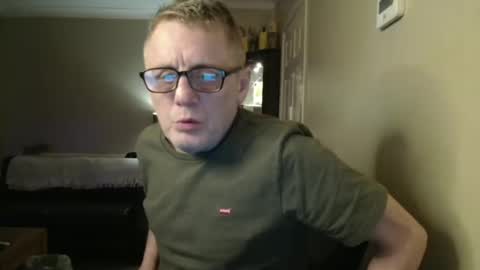 Snapshot of scottsman214 chatting on 03/02/25, 08:29 James online show from 03/02/25, 08:29