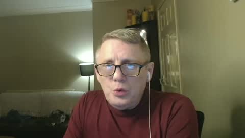 Snapshot of scottsman214 chatting on 03/09/25, 09:46 James online show from 03/09/25, 09:46