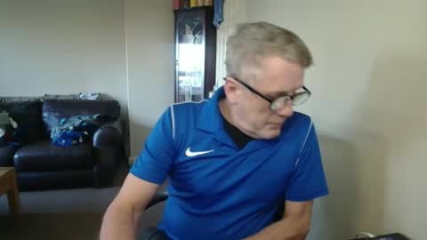 Snapshot of scottsman214 chatting on 10/25/25, 08:33 James online show from 10/25/25, 08:33