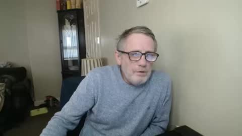 Snapshot of scottsman214 chatting on 11/24/25, 12:05 James online show from 11/24/25, 12:05