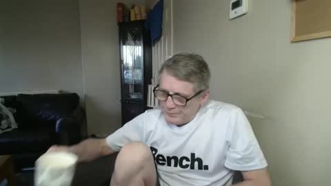 Snapshot of scottsman214 chatting on 12/16/25, 03:28 James online show from 12/16/25, 03:28