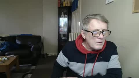 Snapshot of scottsman214 chatting on 12/17/25, 02:01 James online show from 12/17/25, 02:01