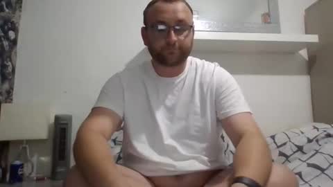 Snapshot of scousegay4 chatting on 10/09/25, 05:00 StraightScouse online show from 10/09/25, 05:00