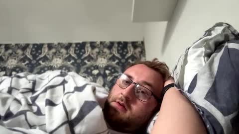 Snapshot of scousegay4 chatting on 10/12/25, 09:08 StraightScouse online show from 10/12/25, 09:08