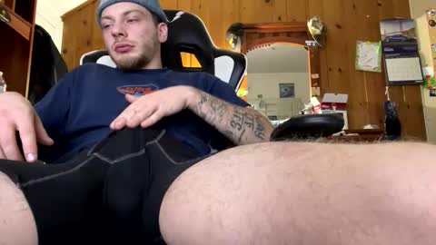 Snapshot of scrad1999 chatting on 02/04/26, 04:40 scrad1999 online show from 02/04/26, 04:40