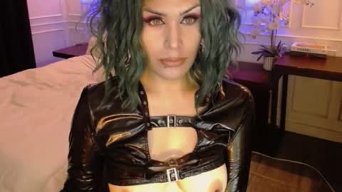 screendoll online show from 02/02/25, 07:04