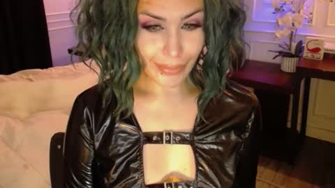 screendoll online show from 03/01/25, 07:48