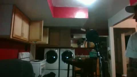 screwnutandbolte online show from 12/16/25, 03:55