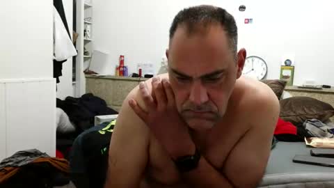 Snapshot of scubi007 chatting on 12/20/25, 06:59 scubi007 online show from 12/20/25, 06:59