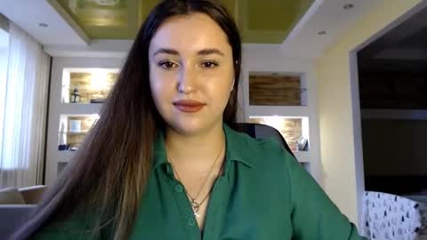 Elizabeth  online show from 12/24/24, 12:22