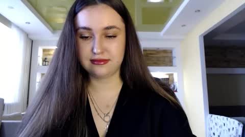 Elizabeth  online show from 02/15/25, 10:00