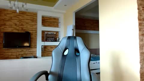 Elizabeth  online show from 09/27/25, 09:03