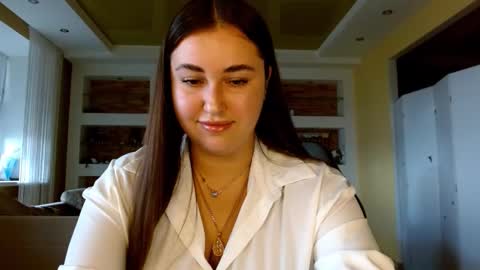 Elizabeth  online show from 09/30/25, 06:51