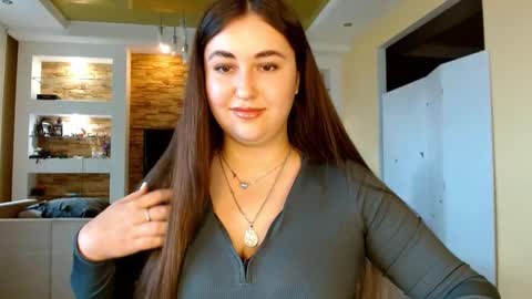 Elizabeth  online show from 10/17/25, 08:06