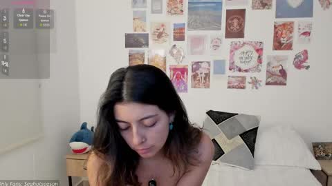 Aria Independent model online show from 04/28/26, 02:27