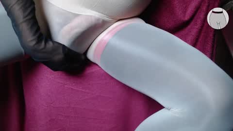 Snapshot of seamlessly chatting on 12/14/24, 09:51 seamlessly online show from 12/14/24, 09:51