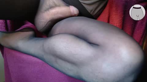 Snapshot of seamlessly chatting on 12/27/24, 11:28 seamlessly online show from 12/27/24, 11:28