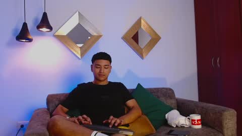 Snapshot of seanstonee chatting on 03/31/26, 12:34 Sean online show from 03/31/26, 12:34